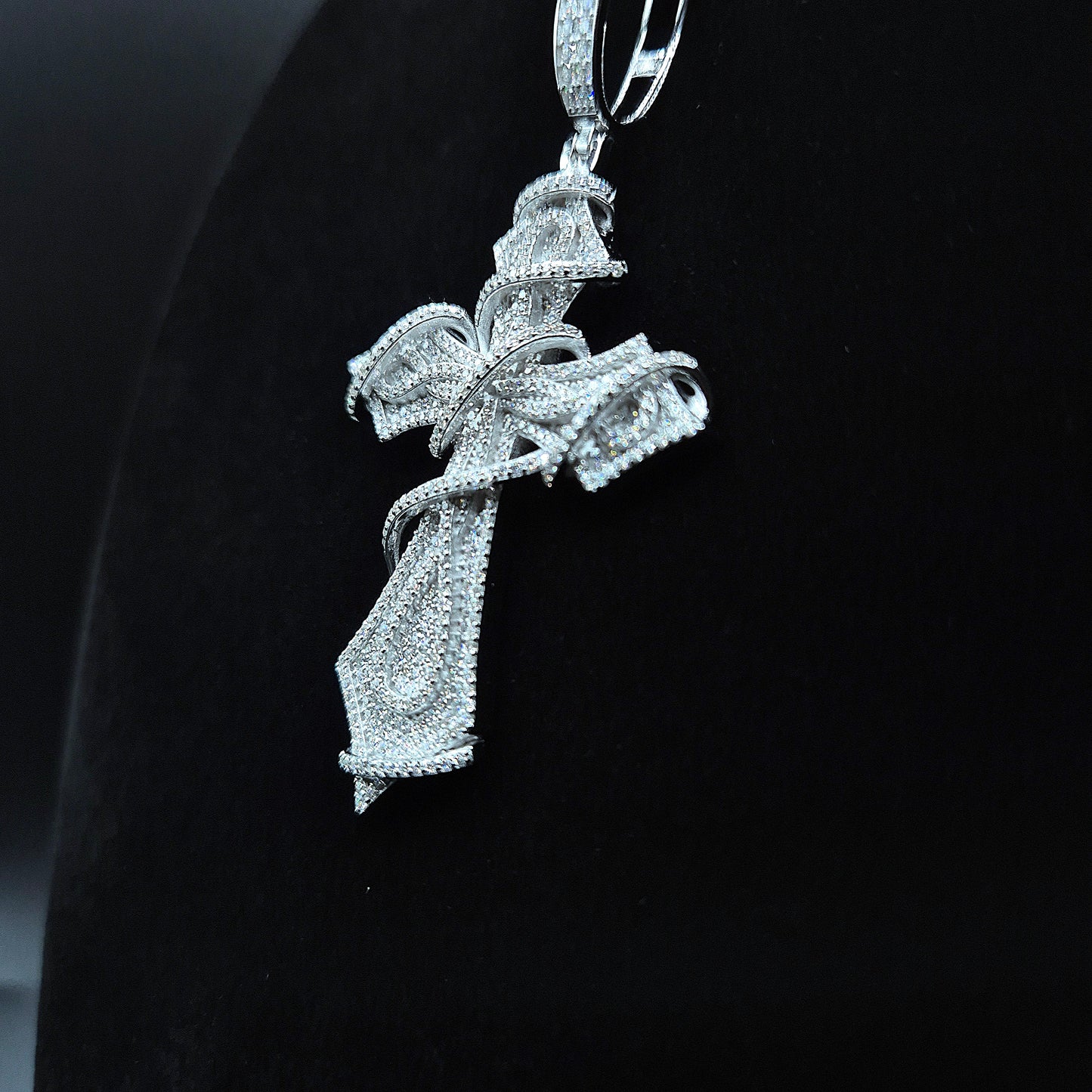 Dornenkranz Kreuz Moissanite Anhänger – 18K vergoldet auf 925 Silber