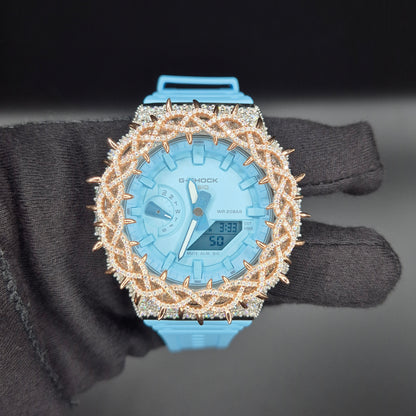 Original Casio G-Shock GA-2100 Babyblau – modifiziert mit Moissanit-Aufsatz aus 925 Silber, 18 K vergoldet (Aftermarket, mit Uhr)