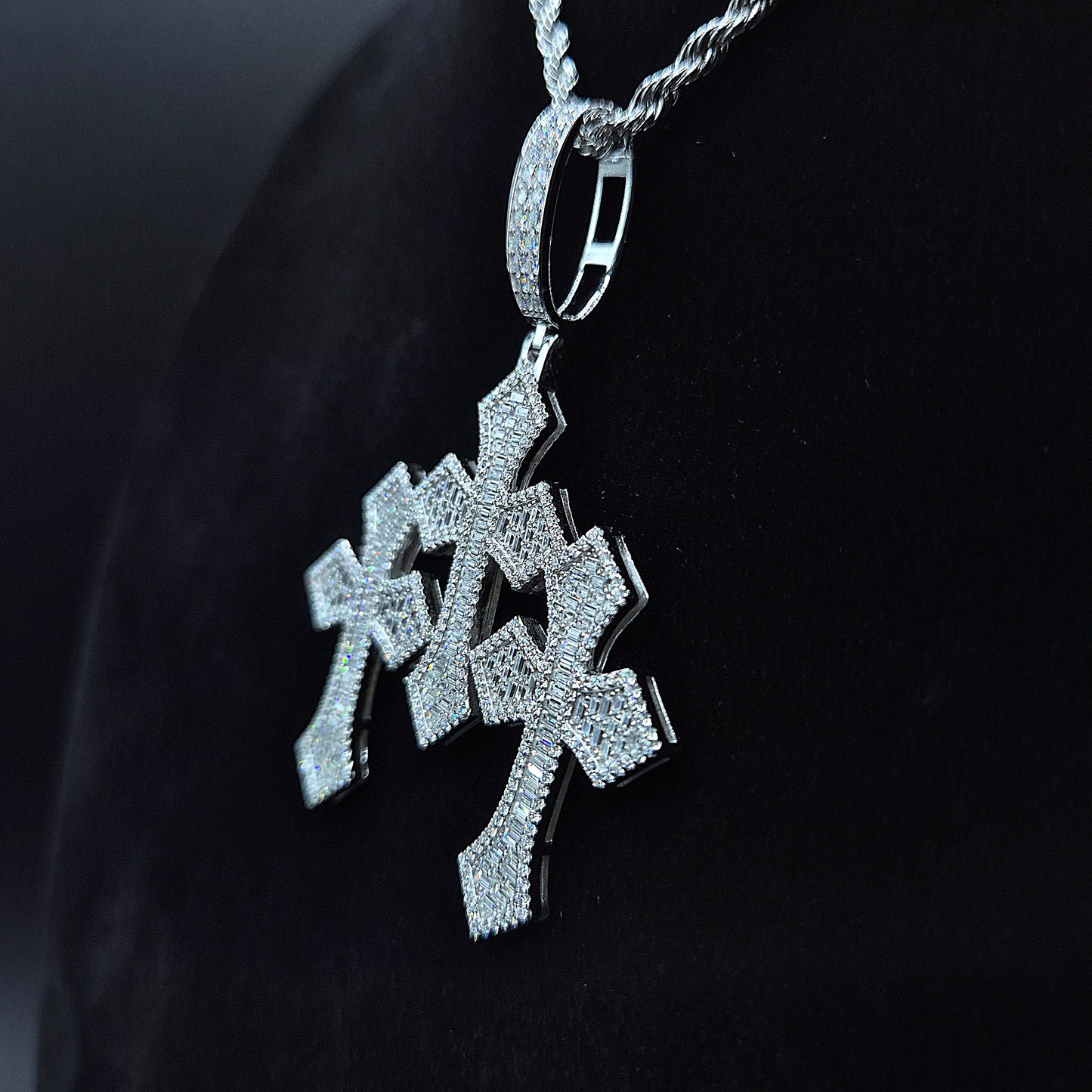 Triple Cross Moissanite Anhänger – 18K vergoldet auf 925 Silber