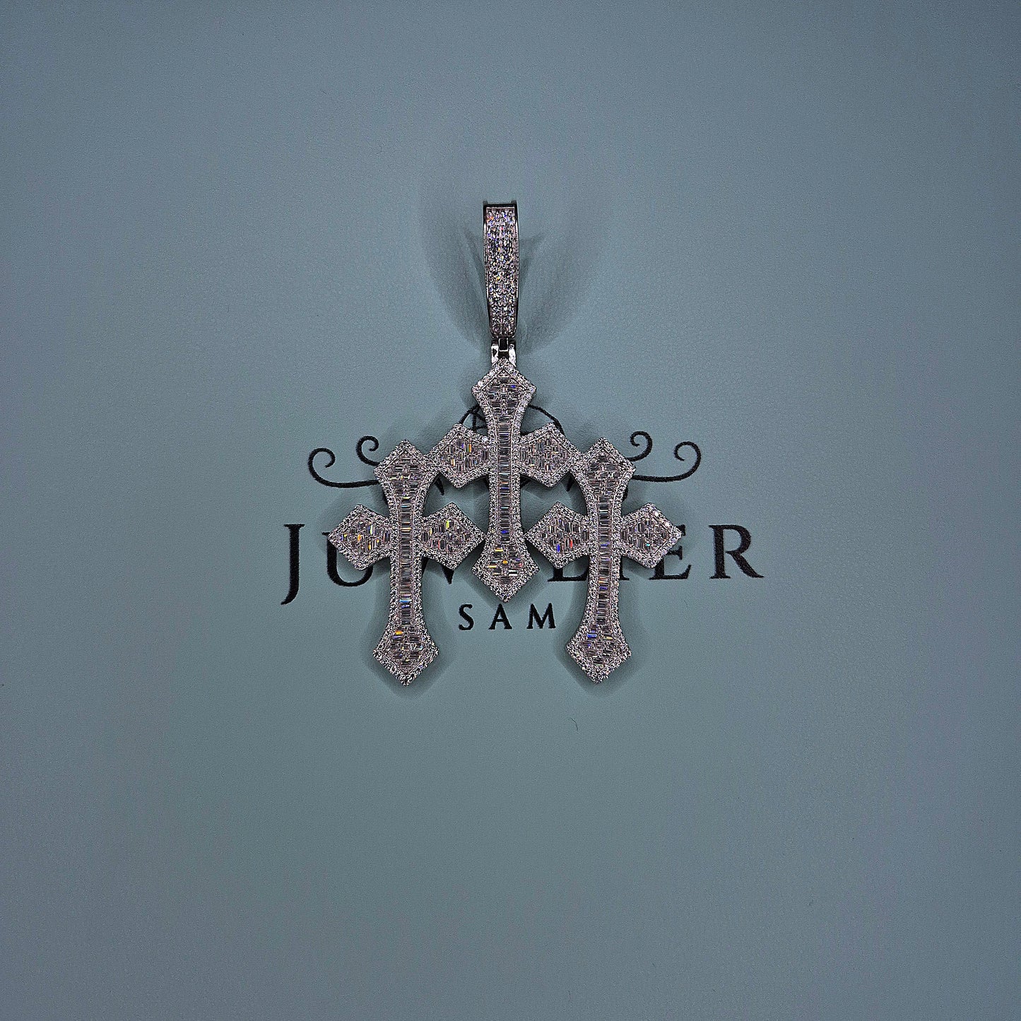 Triple Cross Moissanite Anhänger – 18K vergoldet auf 925 Silber
